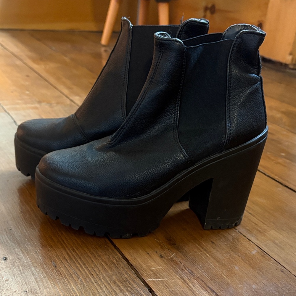River Island Black Platform Chelsea Heeled Boots
